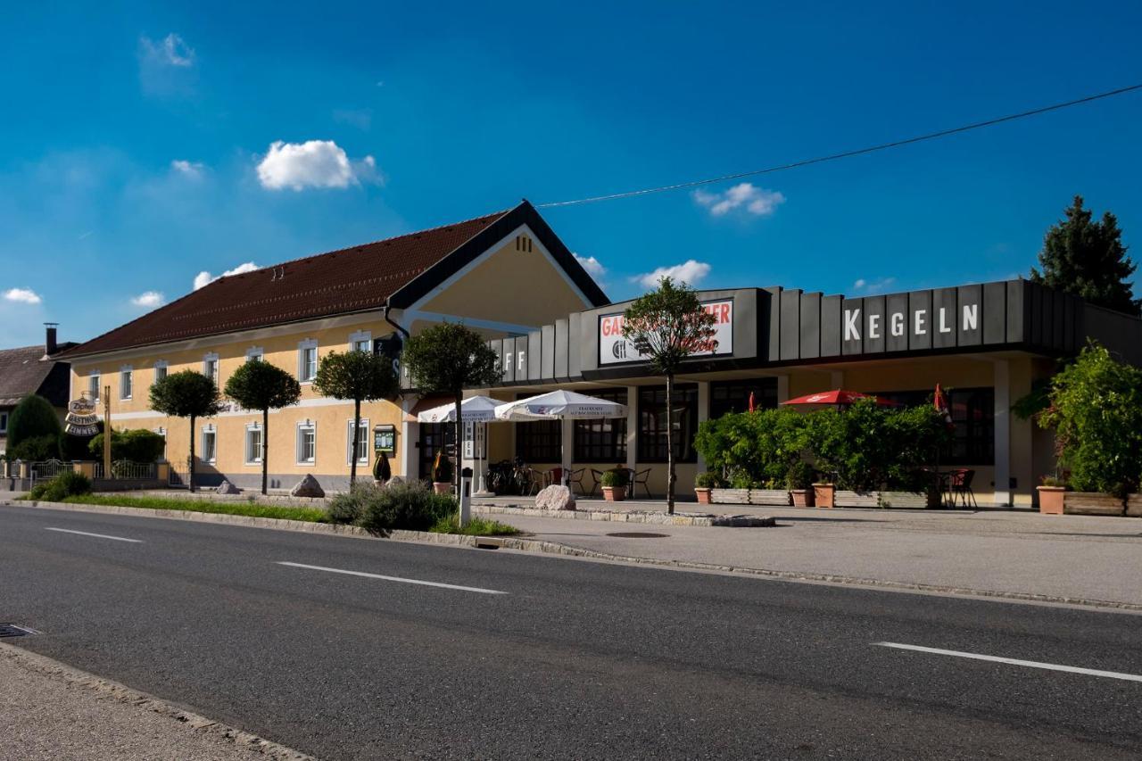 Gaestehaus Stoegmueller Asten Exterior photo
